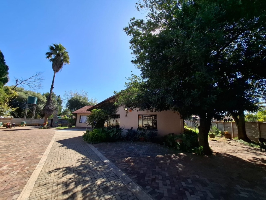 4 Bedroom Property for Sale in Oos Einde North West